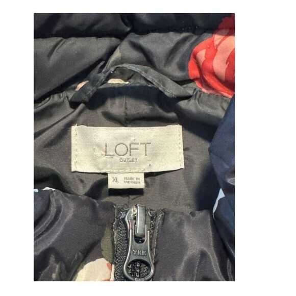 EUC LOFT Black Floral Puffer Vest, size XL - Picture 4 of 7